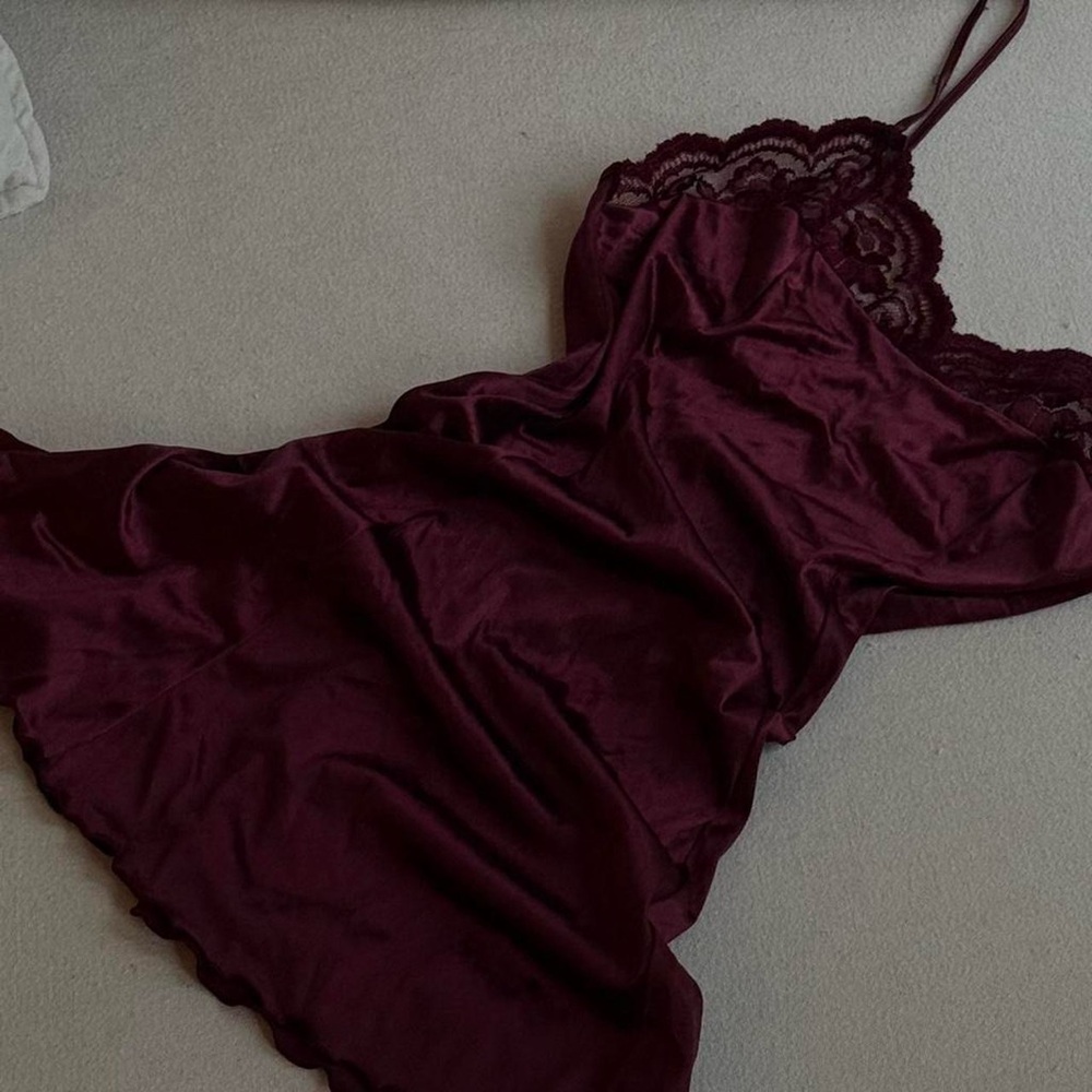 Whimsygoth romantic true vintage wine slip lace trim sexy satin slip - Picture 5 of 8
